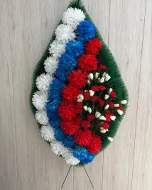 Венок триколор П000193. Высота венка 1 метр